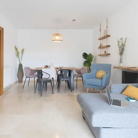 Bravissimo Placa De La Independencia, Morning Sun * Girona