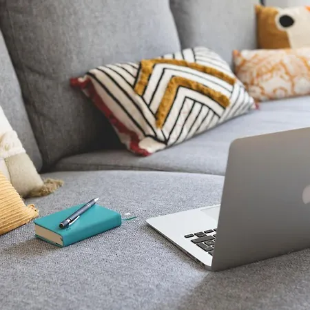 Bravissimo Placa De La Independencia, Morning Sun