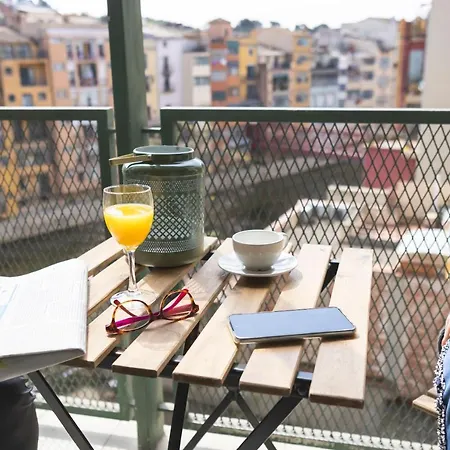 Bravissimo Placa De La Independencia, Morning Sun *