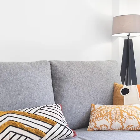 Bravissimo Placa De La Independencia, Morning Sun