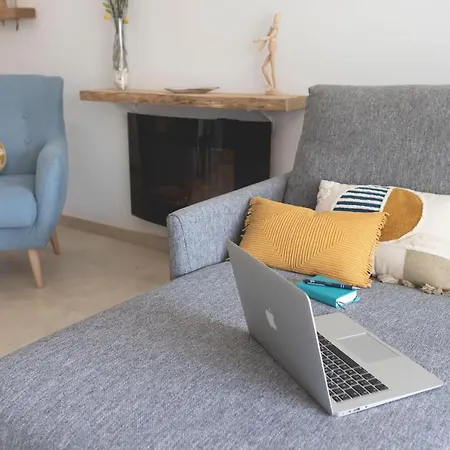 Bravissimo Plaça De La Independència, Morning Sun