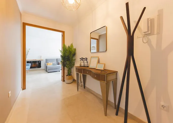 Bravissimo Plaça De La Independència, Morning Sun * Girona