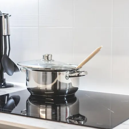 Bravissimo Placa De La Independencia, Morning Sun 赫罗纳