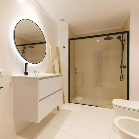 Bravissimo Placa De La Independencia, Morning Sun * Gerona