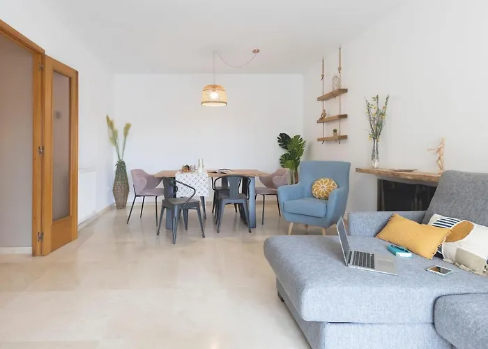 Bravissimo Placa De La Independencia, Morning Sun * Gerona