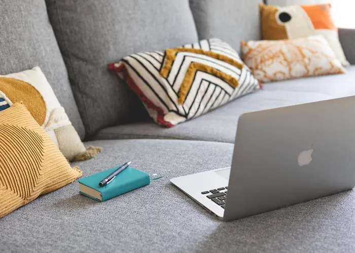 Bravissimo Placa De La Independencia, Morning Sun