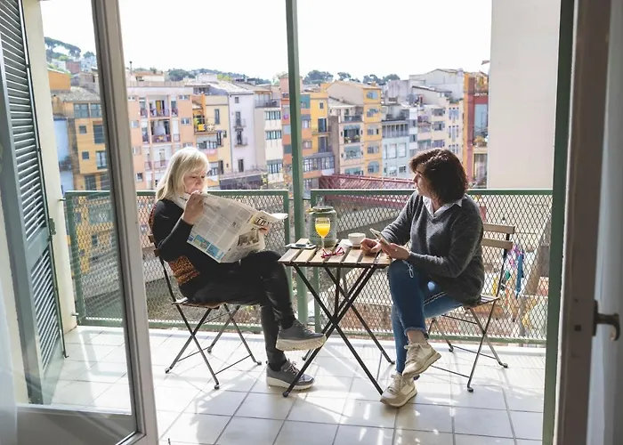 Bravissimo Placa De La Independencia, Morning Sun * Gerona