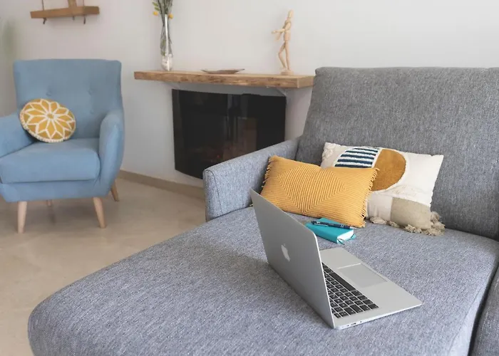 Bravissimo Placa De La Independencia, Morning Sun